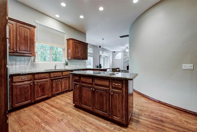 917 Fox Lake Lane, Edmond, OK 73034