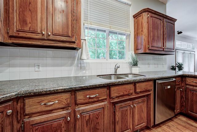 917 Fox Lake Lane, Edmond, OK 73034