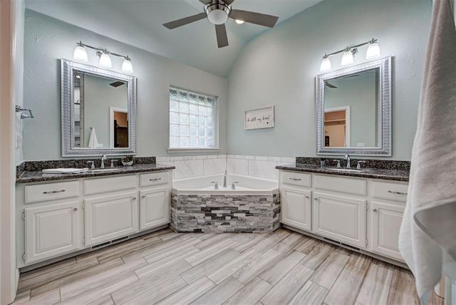 917 Fox Lake Lane, Edmond, OK 73034