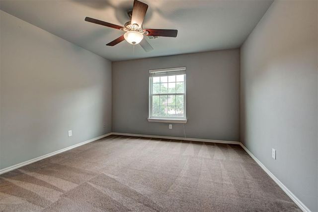 917 Fox Lake Lane, Edmond, OK 73034