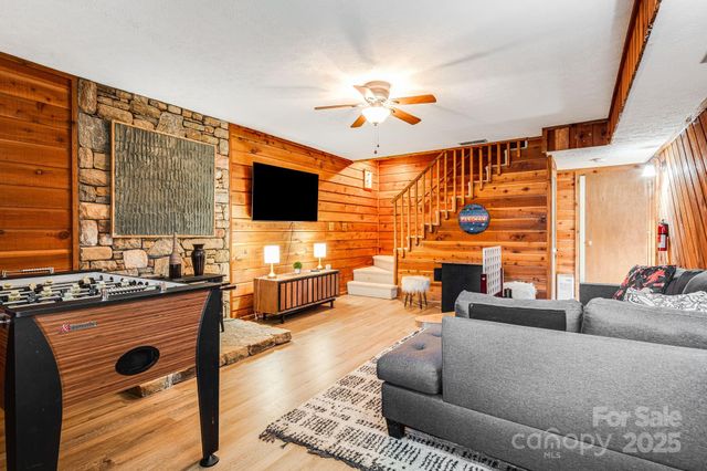 1 Lynnette Drive, Fairview, NC 28730