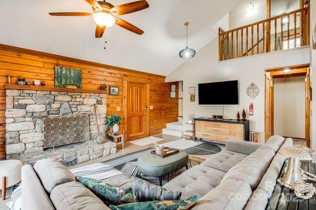 1 Lynnette Drive, Fairview, NC 28730