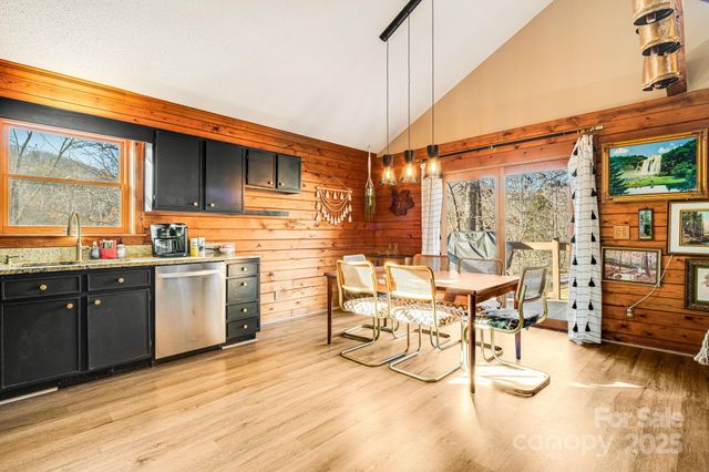 1 Lynnette Drive, Fairview, NC 28730