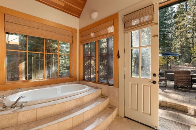 8455 Lahontan Drive, Truckee, CA 96161