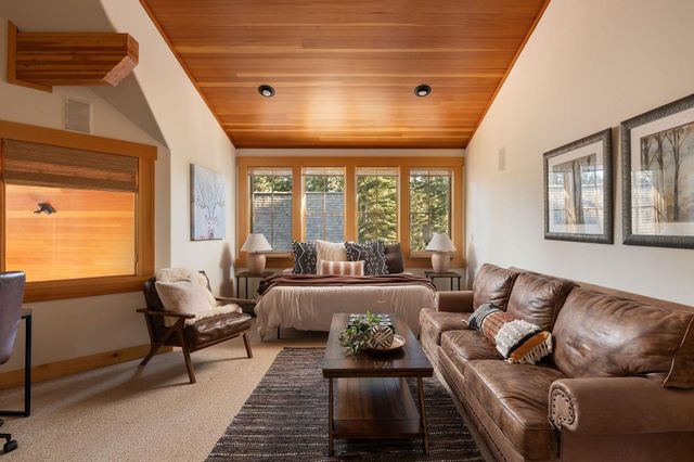 8455 Lahontan Drive, Truckee, CA 96161