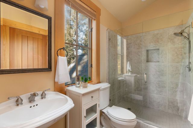 8455 Lahontan Drive, Truckee, CA 96161