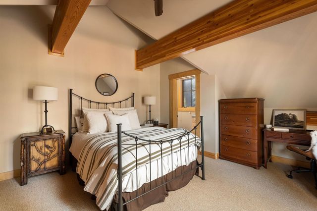 8455 Lahontan Drive, Truckee, CA 96161