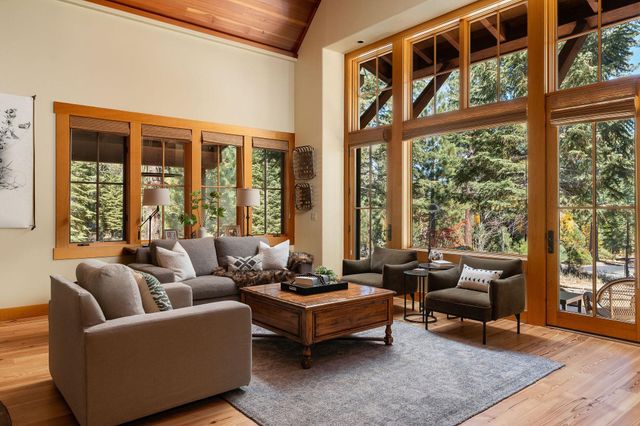 8455 Lahontan Drive, Truckee, CA 96161