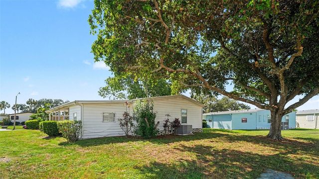 8430 IMPERIAL CIRCLE, Palmetto, FL 34221