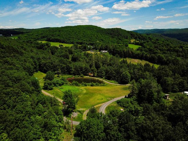 429 Community Dr 7, Randolph, VT 05061