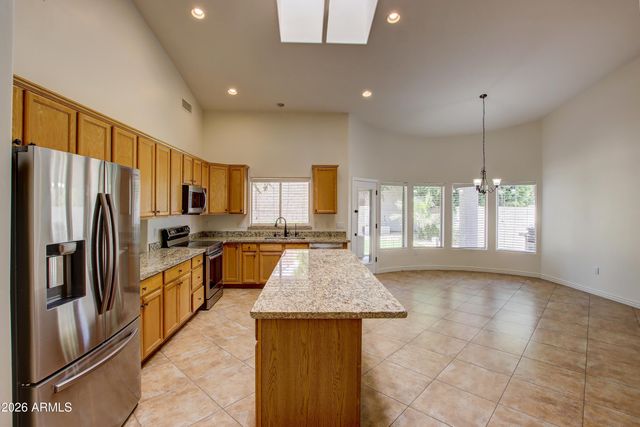 1918 E MARILYN Road, Phoenix, AZ 85022