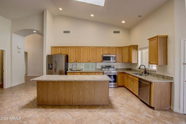 1918 E MARILYN Road, Phoenix, AZ 85022