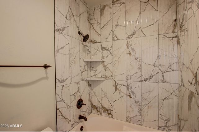 1918 E MARILYN Road, Phoenix, AZ 85022