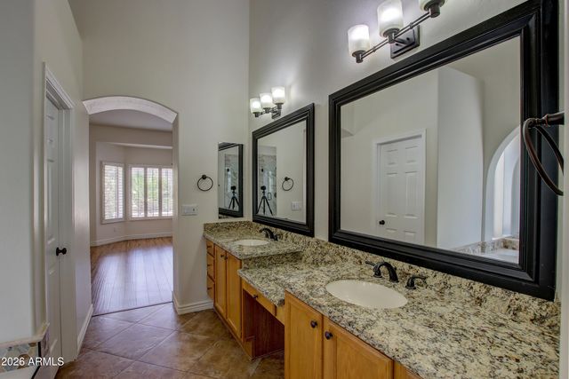 1918 E MARILYN Road, Phoenix, AZ 85022