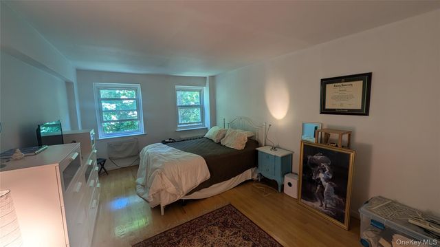 30 Pearsall Avenue N 3P, Glen Cove, NY 11542
