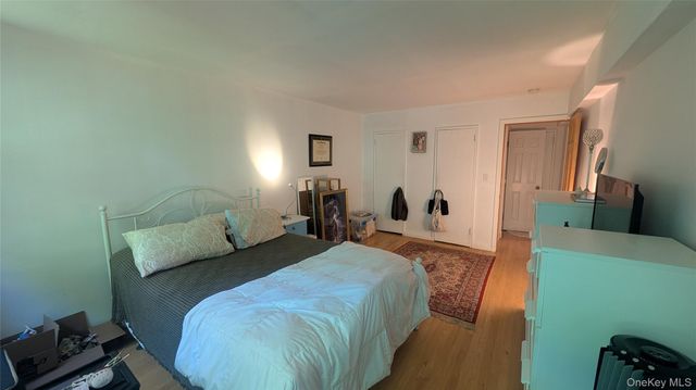 30 Pearsall Avenue N 3P, Glen Cove, NY 11542