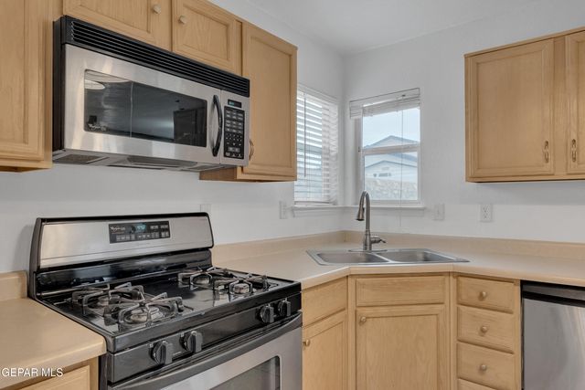 5417 COLIN POWELL Avenue, El Paso, TX 79934