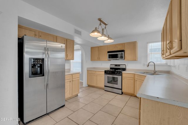 5417 COLIN POWELL Avenue, El Paso, TX 79934