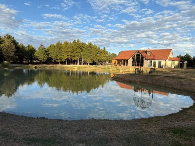 180 E Greer Road, Sadler, TX 76264