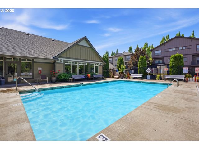 627 Ne GARSWOOD Ln, Hillsboro, OR 97006