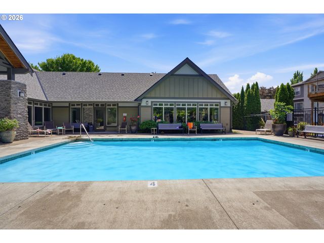 627 Ne GARSWOOD Ln, Hillsboro, OR 97006