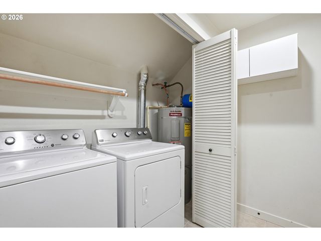 627 Ne GARSWOOD Ln, Hillsboro, OR 97006