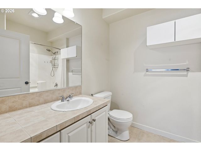 627 Ne GARSWOOD Ln, Hillsboro, OR 97006