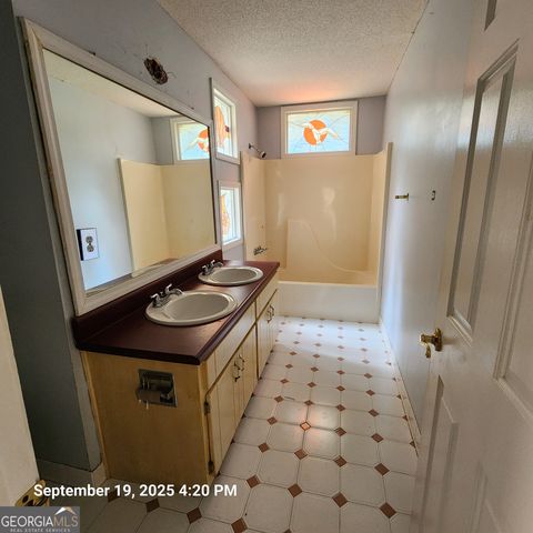 2122 E Atlanta Road, Stockbridge, GA 30281