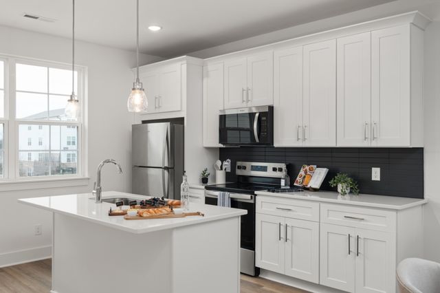 700 N DuPont Ave Unit 108, Madison, TN 37115