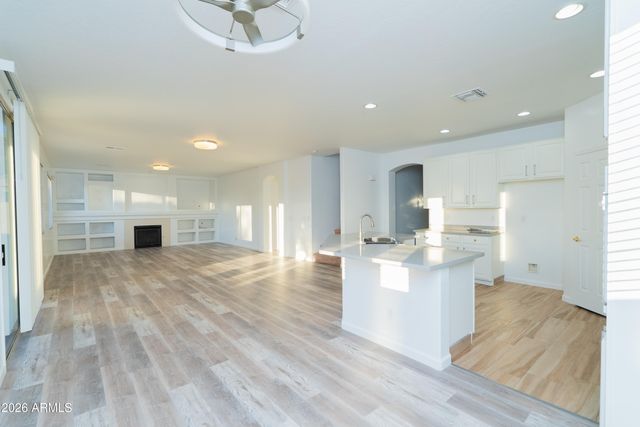 562 N KIMBERLEE Way, Chandler, AZ 85225