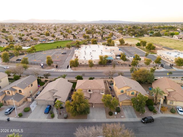 562 N KIMBERLEE Way, Chandler, AZ 85225