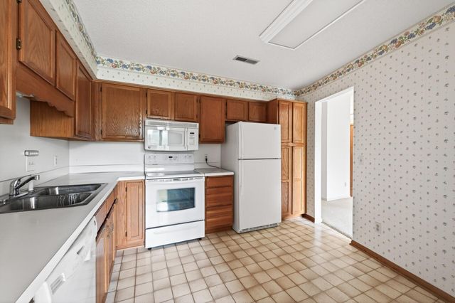 2638 Lake Court Drive 30, Mounds View, MN 55112