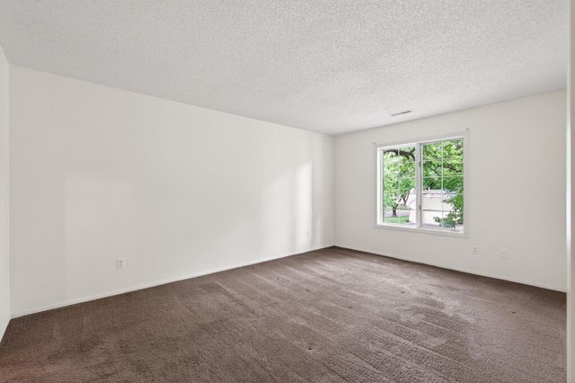 2638 Lake Court Drive 30, Mounds View, MN 55112