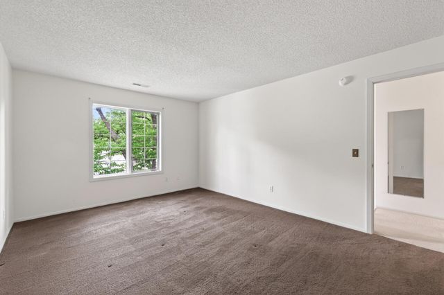 2638 Lake Court Drive 30, Mounds View, MN 55112
