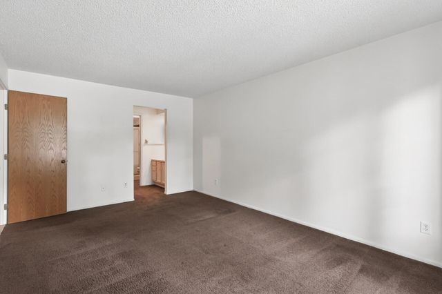 2638 Lake Court Drive 30, Mounds View, MN 55112