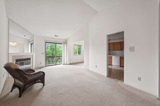 2638 Lake Court Drive 30, Mounds View, MN 55112