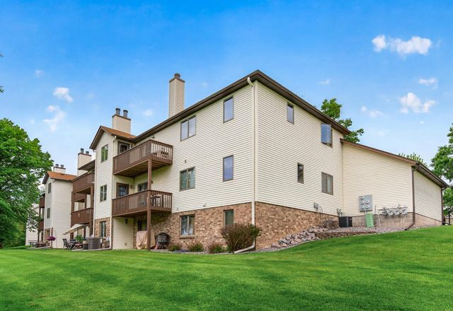 2638 Lake Court Drive 30, Mounds View, MN 55112