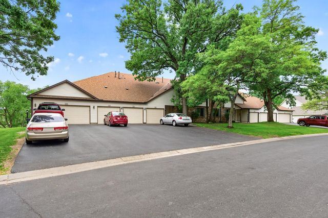 2638 Lake Court Drive 30, Mounds View, MN 55112