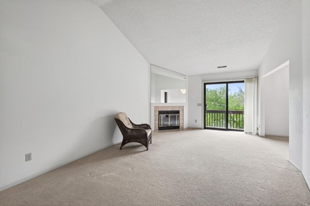 2638 Lake Court Drive 30, Mounds View, MN 55112
