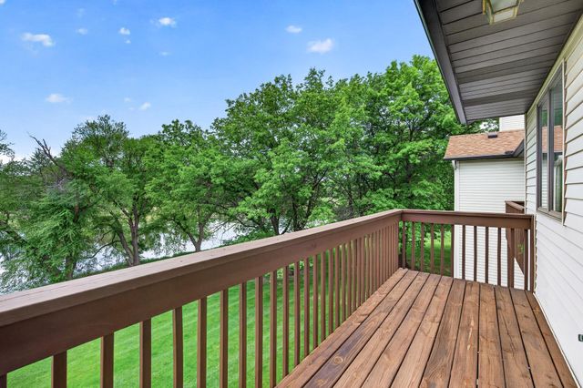 2638 Lake Court Drive 30, Mounds View, MN 55112