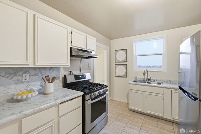 462 bellevue Avenue, Daly City, CA 94014