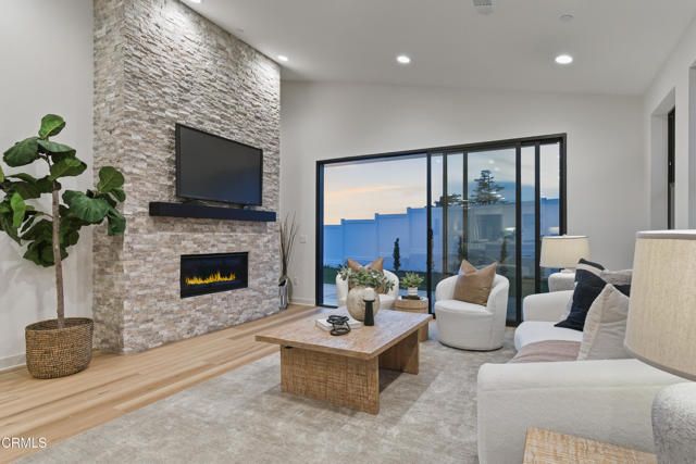 306 E Las Flores Drive, Altadena, CA 91001