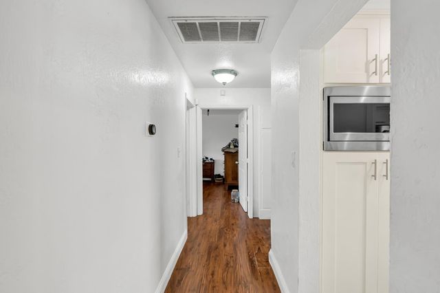 7718 Laurie Way, Sacramento, CA 95832