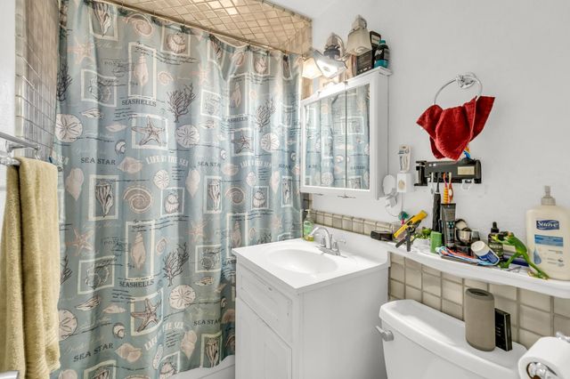 7718 Laurie Way, Sacramento, CA 95832