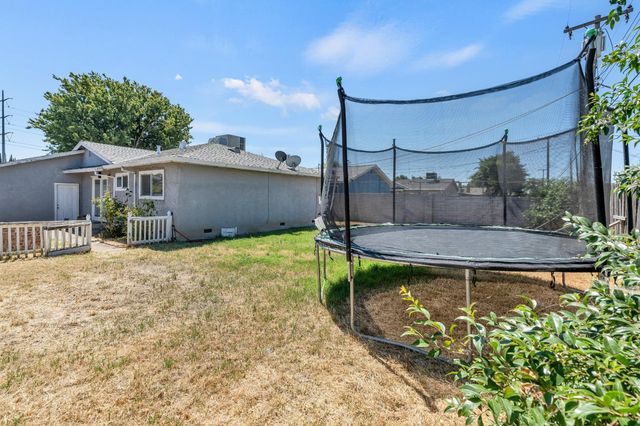 7718 Laurie Way, Sacramento, CA 95832