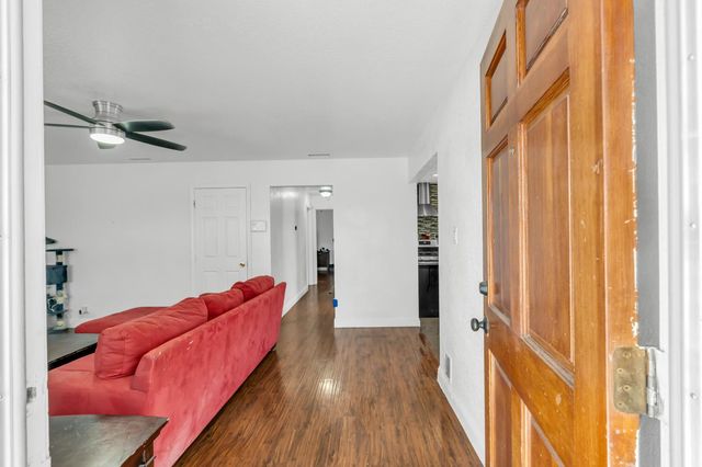 7718 Laurie Way, Sacramento, CA 95832