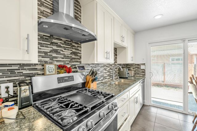 7718 Laurie Way, Sacramento, CA 95832