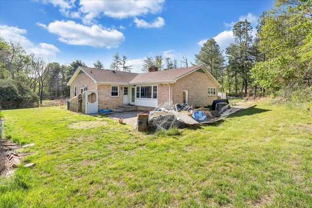 1547 Kings Store RD NE, Check, VA 24072