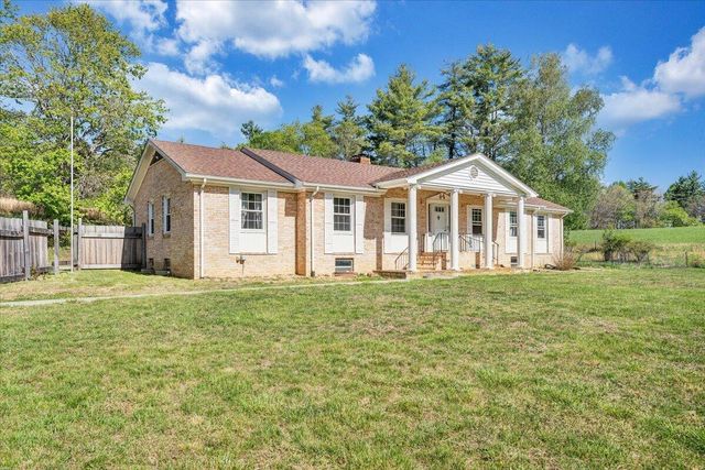 1547 Kings Store RD NE, Check, VA 24072