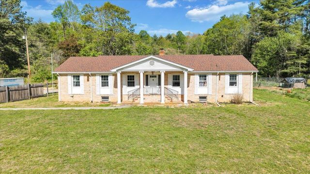 1547 Kings Store RD NE, Check, VA 24072
